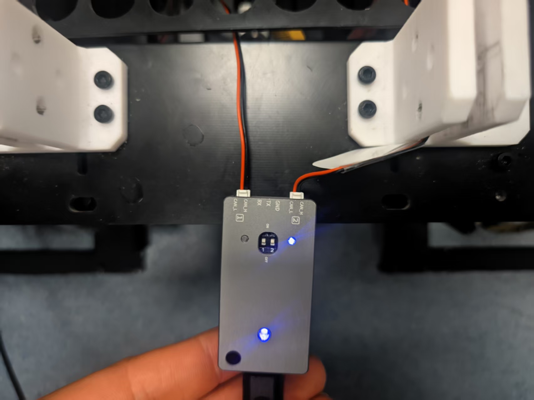 DM USB-to-CAN 模块与机械臂接线